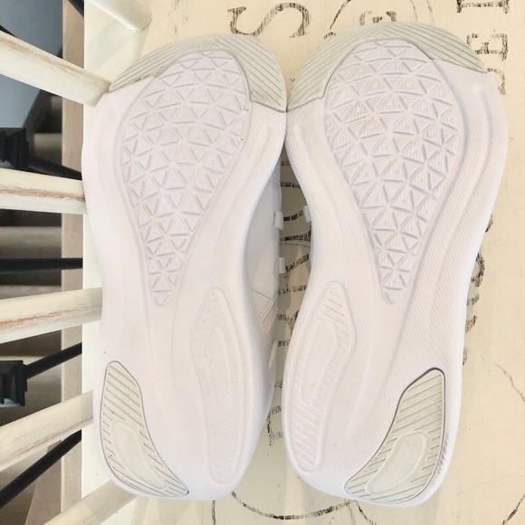 New Balance Sneakers, Womens White New Balance Running Shoes, Size 5, New No Box - Picture 6 of 13